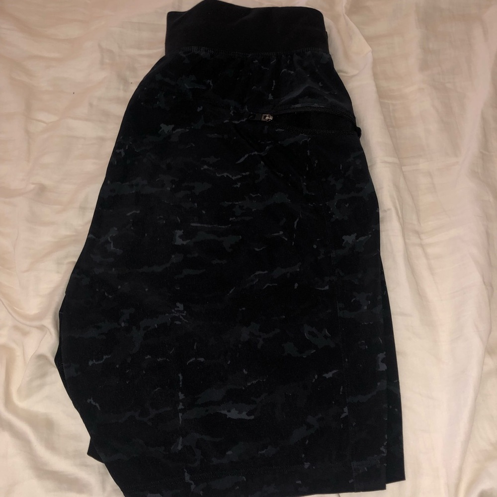 RARE Lululemon Arctic Camo T.H.E. Short 7in